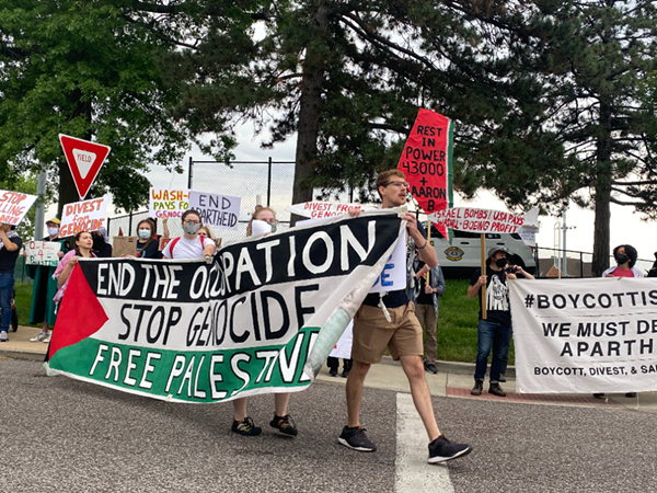 At Wash U, Some Boos for Chancellor, But Little Talk of Palestine