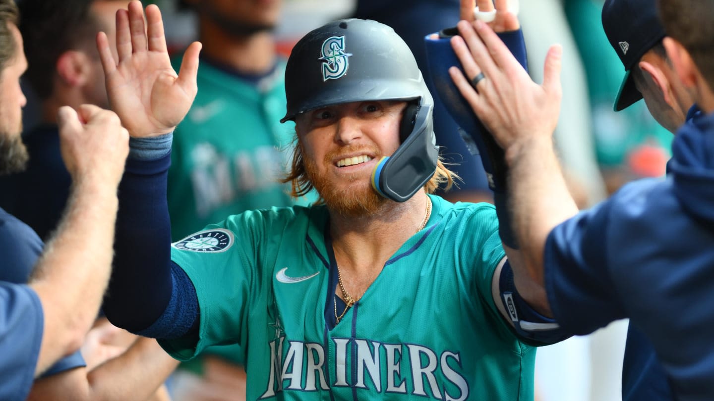 Seattle Mariners First Baseman Justin Turner Has Been on a Roll Since Joining The Team