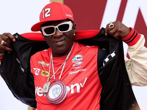 Flavor Flav tries to save Red Lobster by ordering everything on the menu