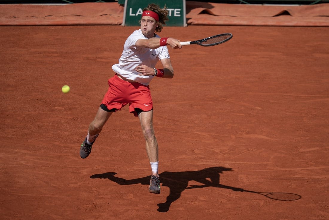 Deadspin | Carlos Alcaraz, Andrey Rublev win openers at French Open