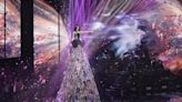 Katy Perry 'voa' e usa saia gigantesca ao se despedir do 'American Idol'; assista