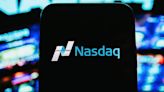 Wall Street ‘sonríe’: Nasdaq rompe récord al tocar 17 mil puntos