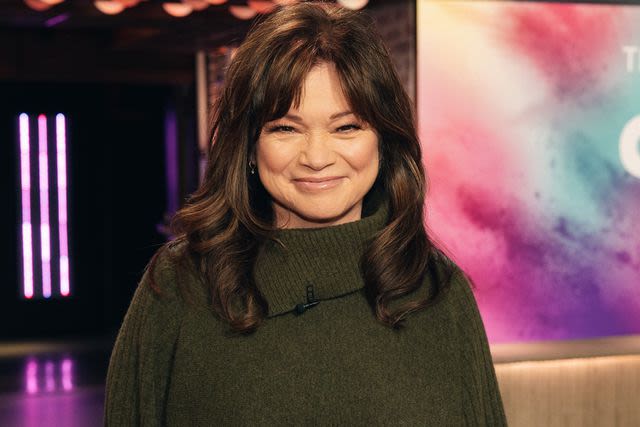 Valerie Bertinelli taking 'mental health break' from social media because she's 'emotionally exhausted'