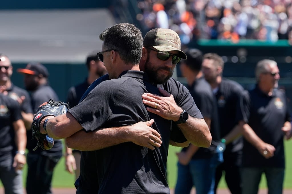 Reticent of spotlight, Madison Bumgarner can’t avoid center of attention at SF Giants’ World Series reunion