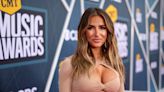 Jessie James Decker deadlifts 150 pounds: 'I just want a big butt'