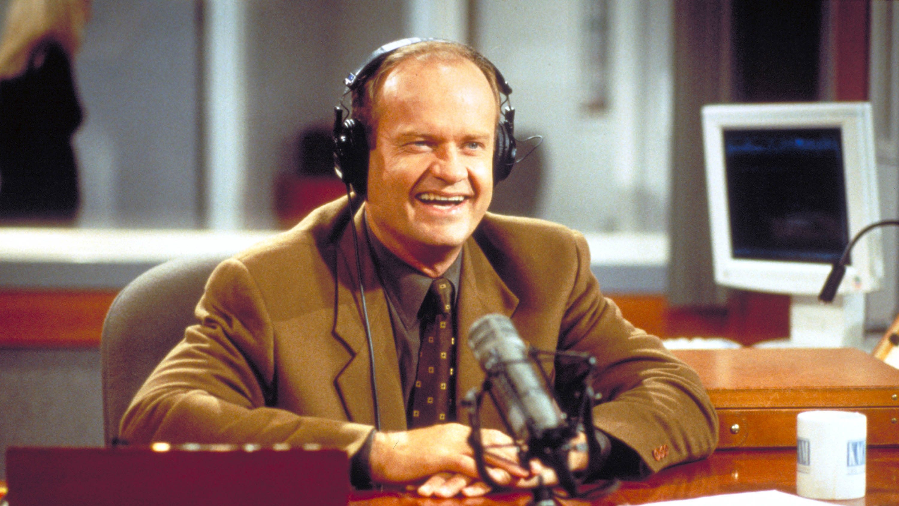 Kelsey Grammer got emotional when 'Frasier' returned to Seattle for Season 2 episode