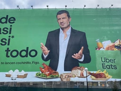 Luis Figo calienta el Clásico... con un cochinillo