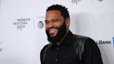 Anthony Anderson graduates from Howard University