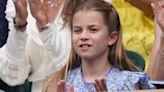 Charlotte de Galles a 9 ans : photo adorable pour son anniversaire, ses immenses cheveux et sa ressemblance avec sa famille interpellent