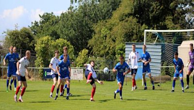 Quick fire goals ensure winning start for Tangerines