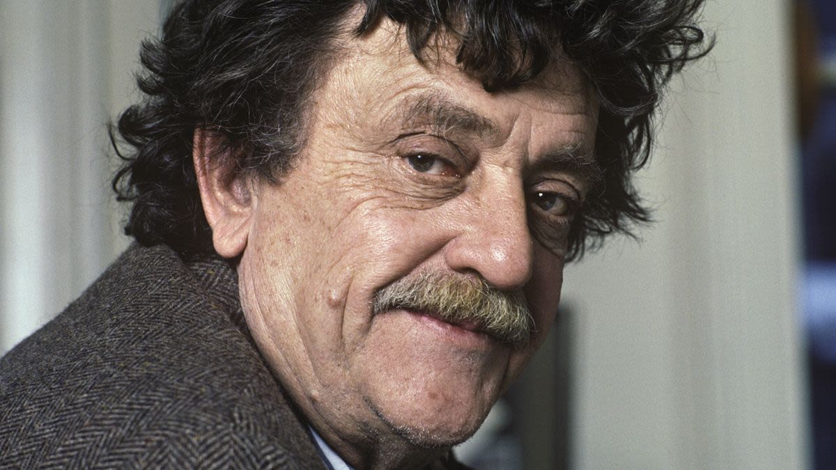 Fact Check: Kurt Vonnegut Once Told a Story About Buying 1 Envelope at a Time. Here's Why