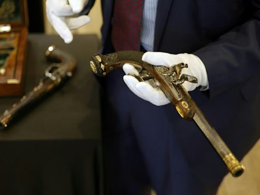 Napoleon's pistols sold in France for 1.7 mn euros: auctioneers