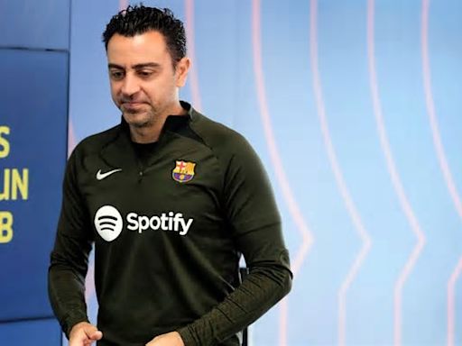 Hasta la afición del Girona se ríe de Xavi Hernández: «Quédate, quédate…»