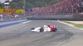 Sebastian Vettel pilota carro de Ayrton Senna em homenagem no circuito de Imola