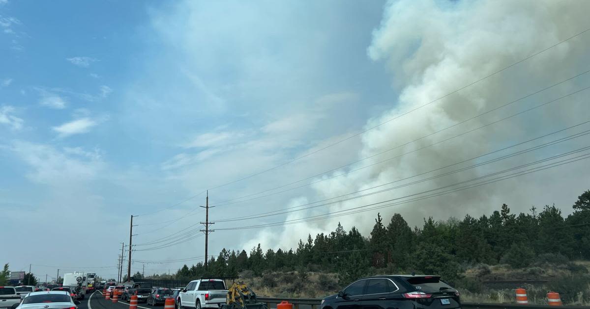 Fire burning north of Bend prompts evacuations