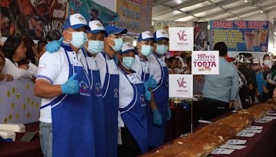 Elaboran mega torta de más de 900 kilos en Venustiano Carranza