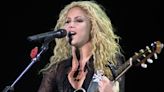 Shakira regresa al estudio con una sensual postal