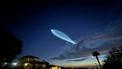 PHOTOS: SpaceX Starlink launch visible across San Diego County