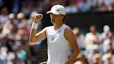 Iga Swiatek extends winning streak to open Wimbledon campaign as Coco Gauff battles back