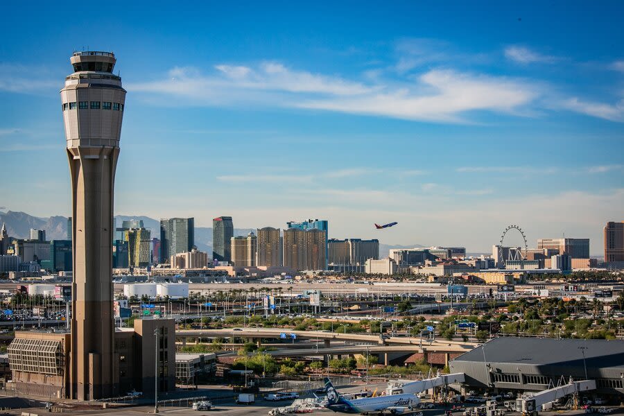Unique Things to Do and See at the Las Vegas Airport, Including Gateside Gambling