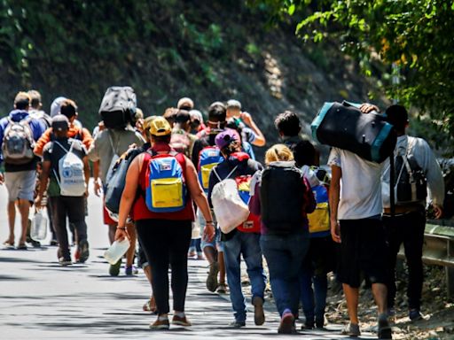 "Me voy": temor a nueva ola migratoria en Venezuela enciende alertas