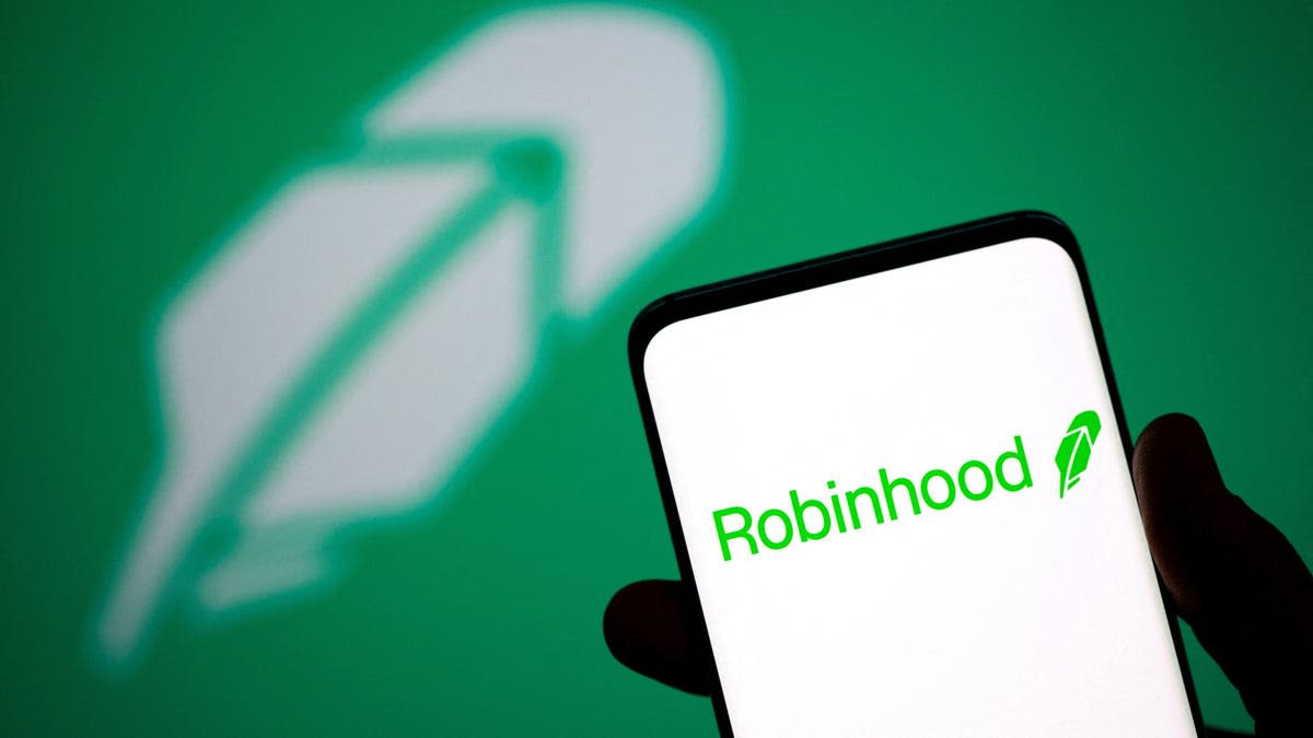 Robinhood stock rises despite SEC scrutiny