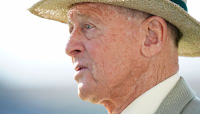 Sir Geoffrey Boycott readmitted to hospital with pneumonia after throat surgery