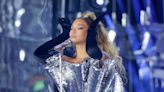 La madre de Beyoncé defiende a su hija tras ser acusada de blanquearse la piel