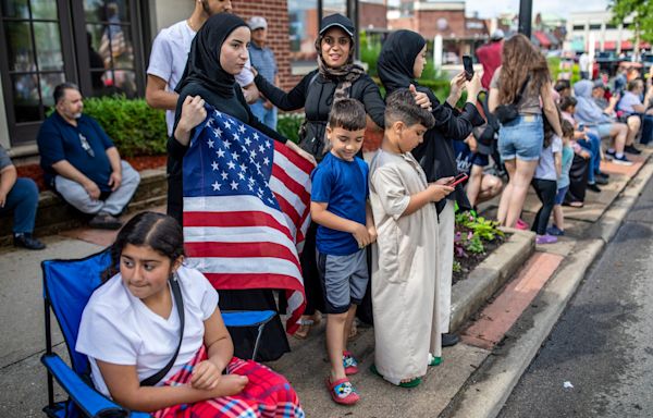 Tradition, reflection bring out Memorial Day paradegoers in Dearborn