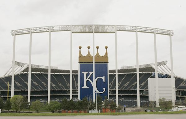 Royals vs. Brewers game moved up due to weather