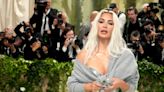 Kim Kardashian pense pouvoir diriger un pays, surtout après avoir regardé The Crown