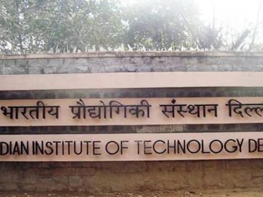 IIT Delhi alumni says getting into IIT 'pointless, not worth it', leaves netizens divided