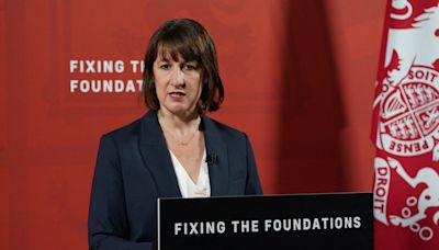 Rachel Reeves accuses Jeremy Hunt of of lying about public finances as war of words escalates