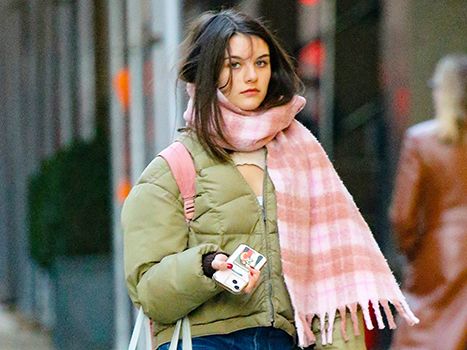 Suri Cruise, 16, Rocks Flared Jeans & Looks Just Like Mom Katie Holmes & Dad Tom Cruise In NYC: Photos
