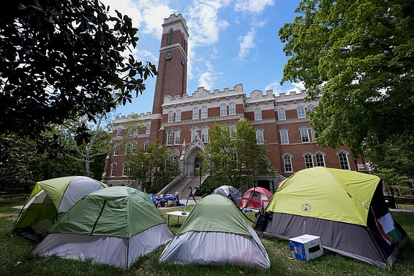 Striking deals to end campus protests, some colleges invite discussion of their investments | Chattanooga Times Free Press