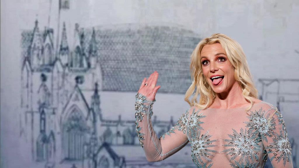 Sketch me baby one more time: Britney Spears posts drawings of UK landmarks