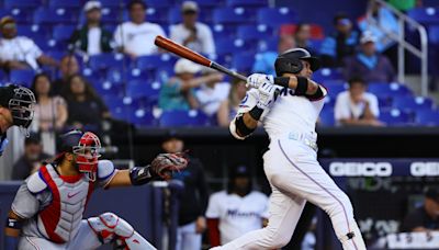 Padres trade for Luis Arráez excites players by making early statement about October goals