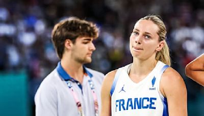 JO 2024 (basket): "On n'est pas forcément aidées par les arbitres", regrette Johannès après la finale perdue par la France