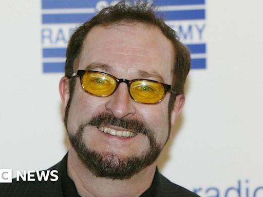 Steve Wright: BBC DJ died from stomach ulcer rupture