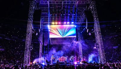 Intocable festeja 30 años con emotiva fiesta en la Plaza de Toros México