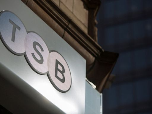 TSB, filial británica del Sabadell, planea nuevos recortes de empleo y cierres de sucursales