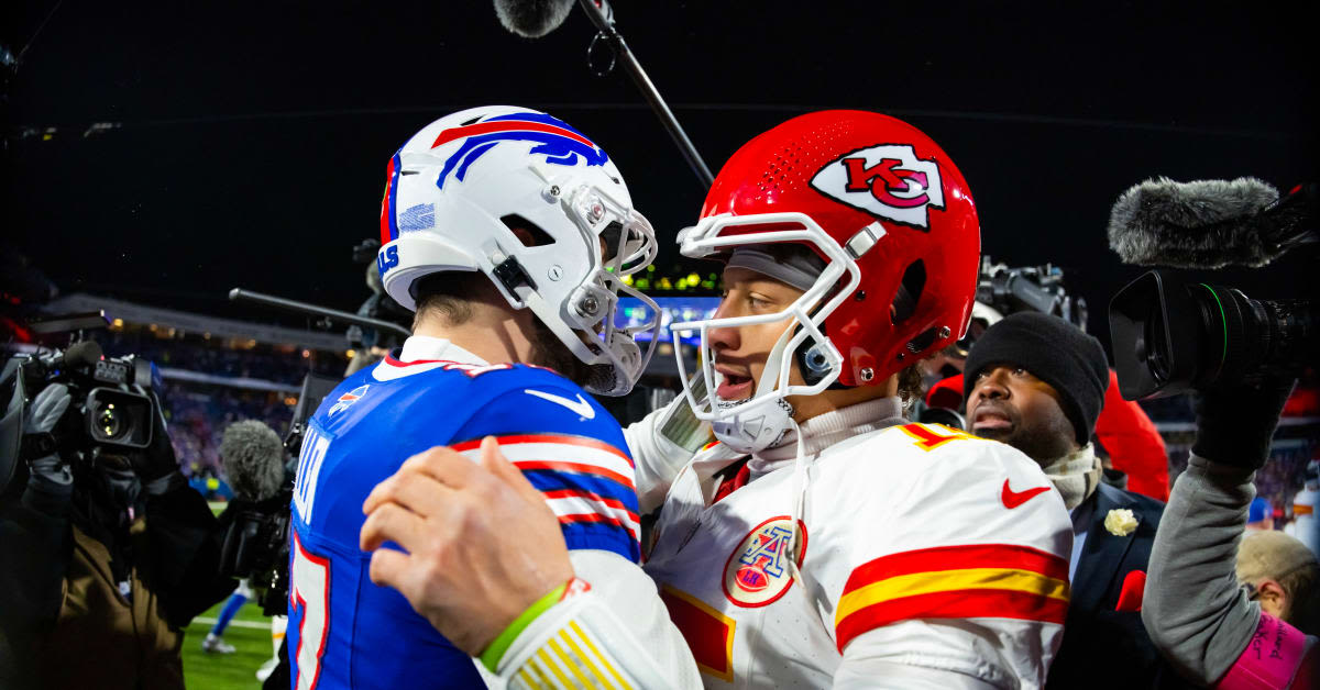 '40,000 Middle Fingers!' Mahomes on 'Villain' Role vs. Bills Mafia