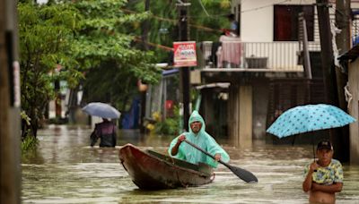 With super typhoon winds, Yagi whirls towards Southern China