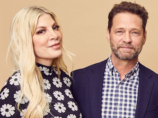 Tori Spelling Says She Chipped a Tooth Making Out With Jason Priestley in an Elevator