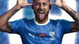 Neymar ganha homenagem do Al-Hilal e autografa camisas de R$ 8 mil