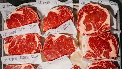 Los 'rebeldes de la alimentación': estos son los hombres que comen carne (y solo carne)