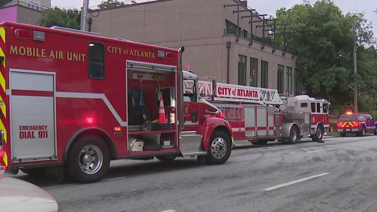 Firefighters respond to fire at poplar bar on 10th Street in Midtown Atlanta