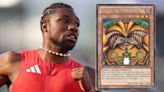 El atleta que se ha hecho viral por enseñar cartas de Yu-Gi-Oh! antes de ganar sus carreras