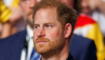 Harry e il viaggio solitario a Londra senza Meghan: «Nessun incontro con William»