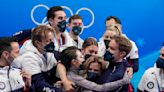 Tras más de dos años equipo de patinaje artístico de EEUU recibirá sus medallas de oro en París